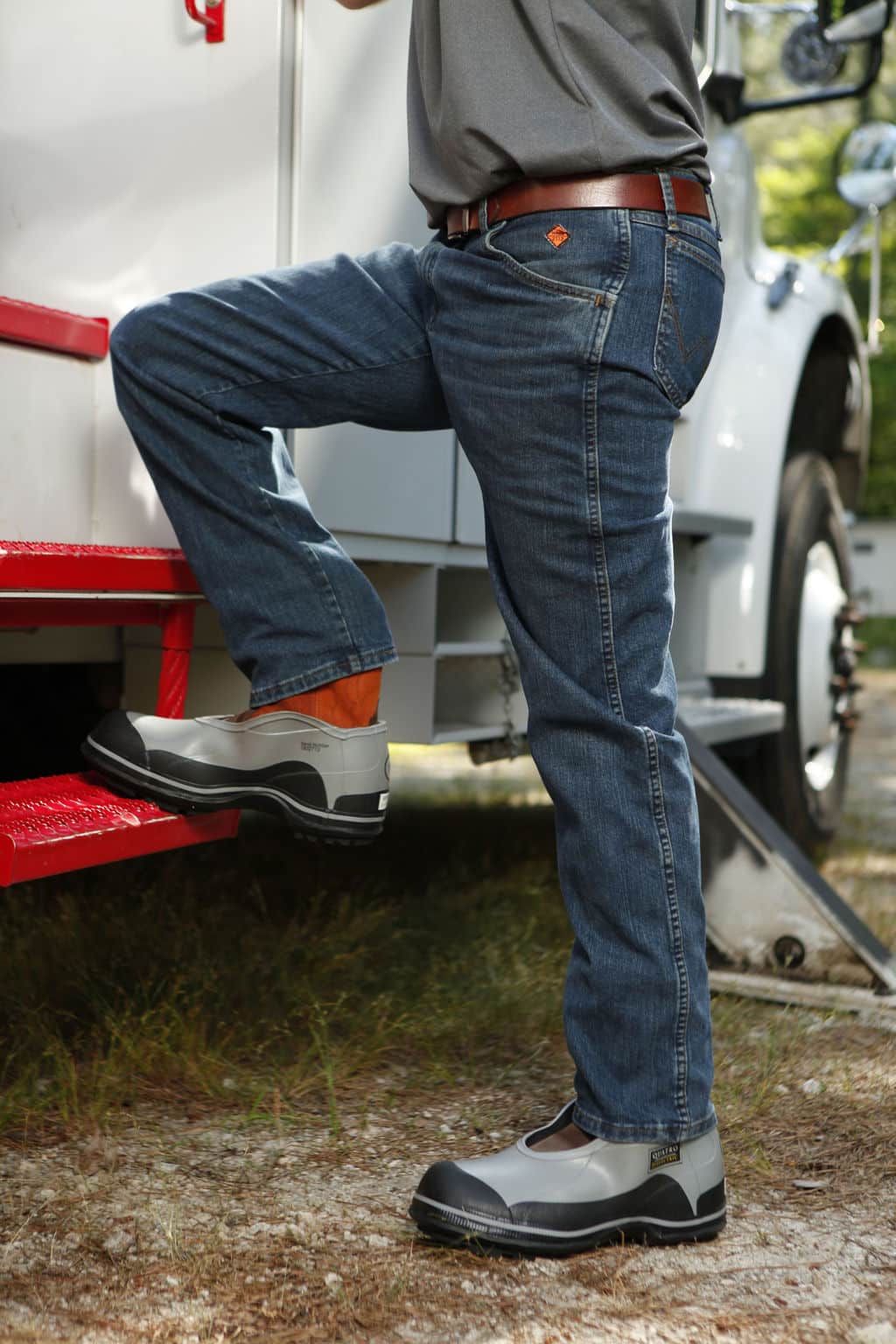 FRO3 Series Quatro Dielectric Slip On Overshoes